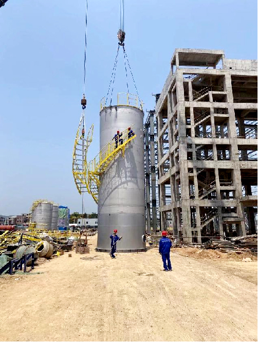 160 cubic meter storage tank on-site lifting assistance